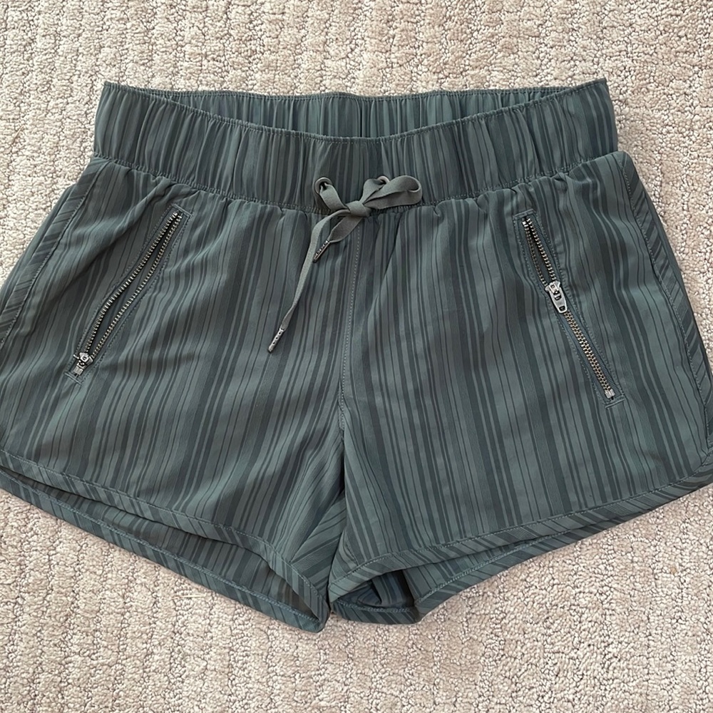 Athleta stripe sway short XS jasper green